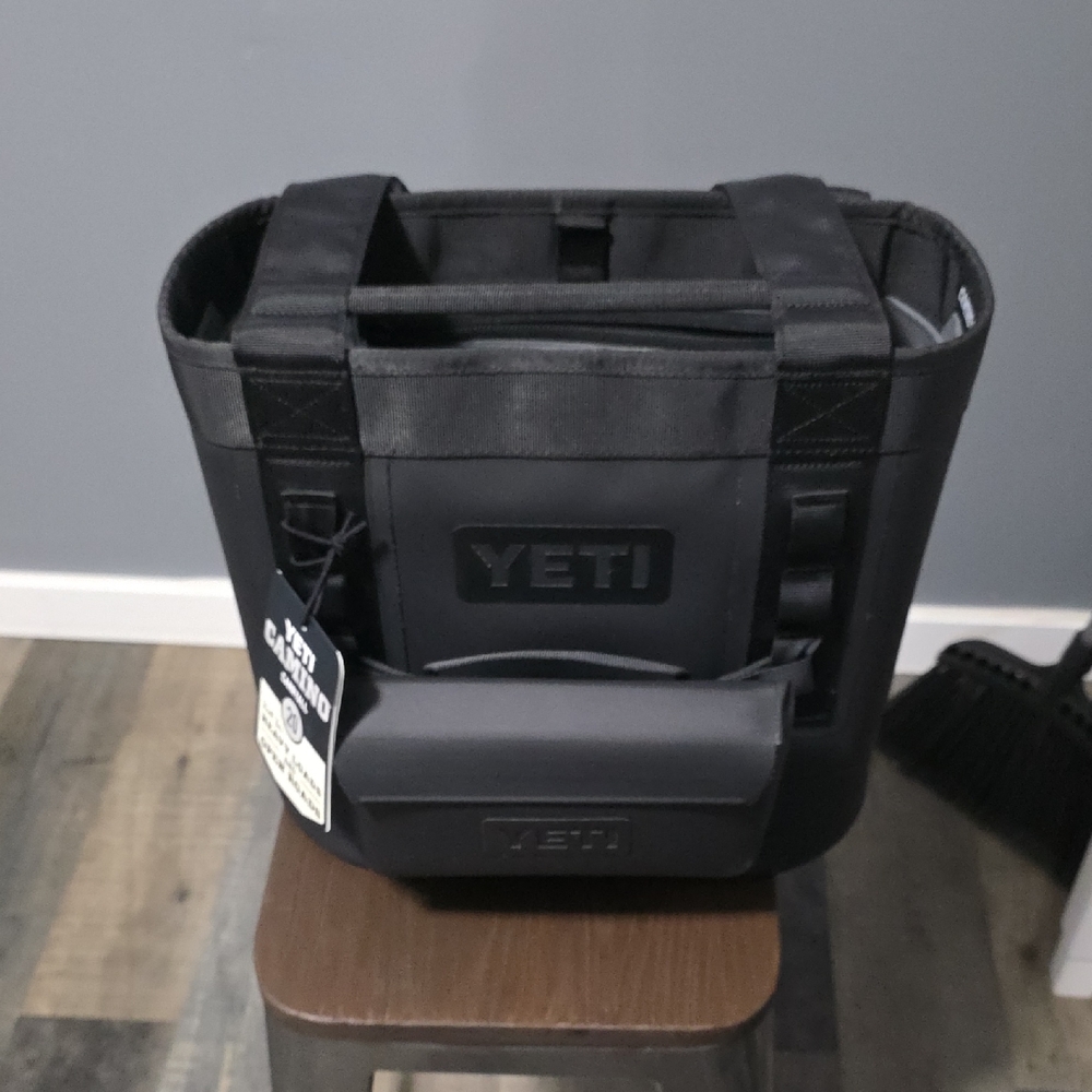 YETI CAMINO 20 WITH 1L SIDEKICK